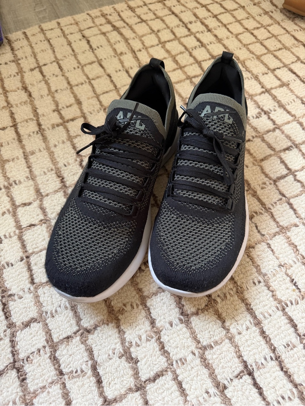 Great condition Men's APL Sneakers